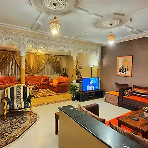  Appartamento Oranger Family House Center, Private Large House, Terasse Garden View, Free Parking
